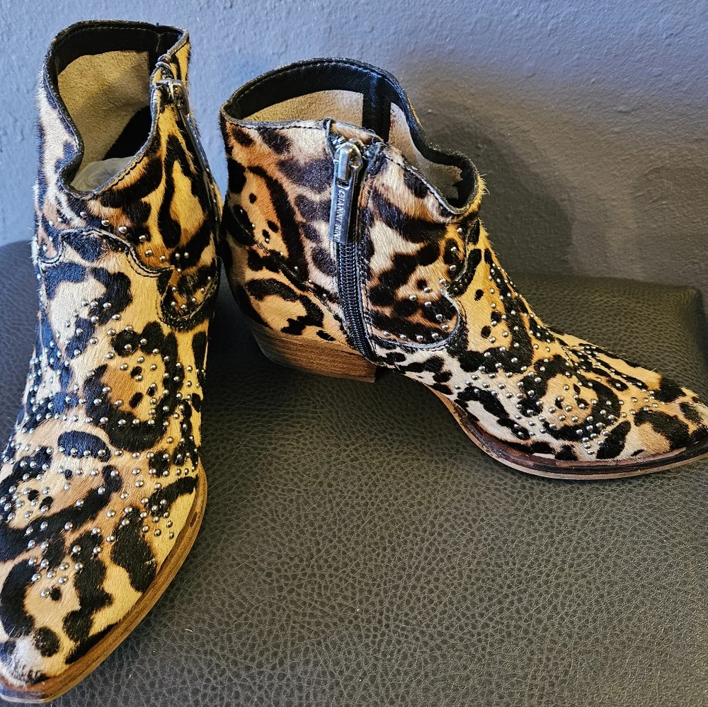 Gianni Bini Tinslea Ankle‎ Boots Womens Size 5.5 Animal Print Calf Hair Leopard